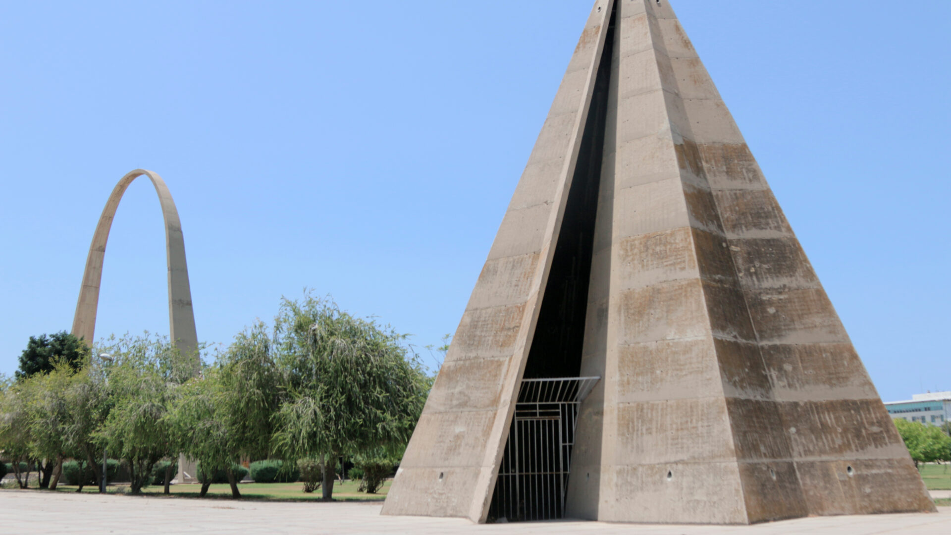 Oscar Niemeyer's Rachid Karame International Fair