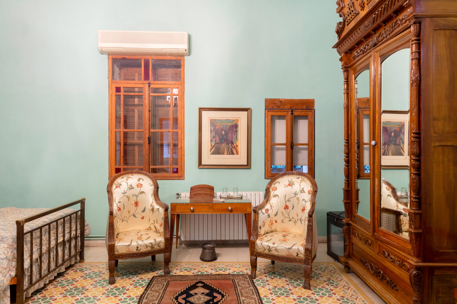 L’Annexe, L’Hôte Libanais